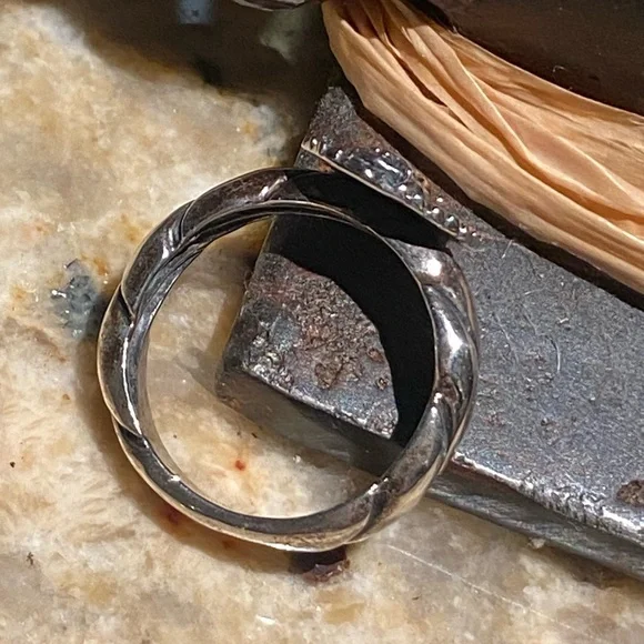 Dian Malouf Virgin Mary ring - Picture 6 of 10